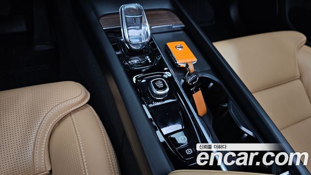 Volvo XC60 (II) B6 Inscirtion 2022 — фото 9