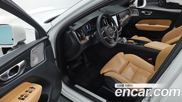 Volvo XC60 (II) B6 Inscirtion 2022 — фото 11