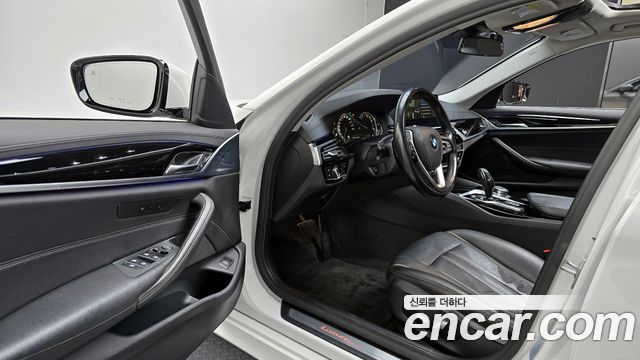 BMW 5 Series (G30) 520d Luxury Special Edition 2018 — фото 11