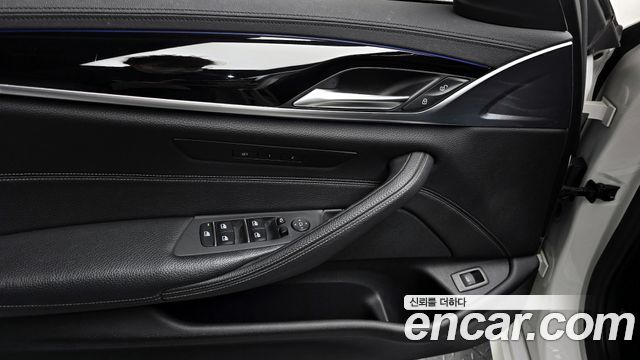 BMW 5 Series (G30) 520d Luxury Special Edition 2018 — фото 17