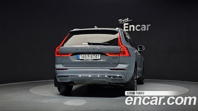 Volvo XC60 (II) B5 Ultimate Bright 2023 — фото 4