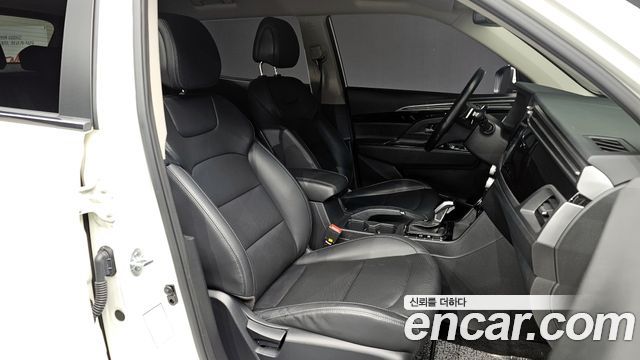 KG Mobility (SsangYong) Beautiful Korando Gasoline 1.5 2WD C5 2023 — фото 10