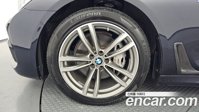 BMW 7 Series (G11) 740d xDrive M Sport 2017 — фото 5