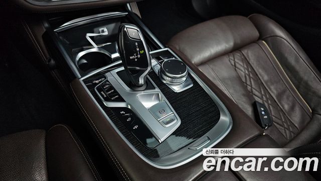 BMW 7 Series (G11) 740d xDrive M Sport 2017 — фото 9