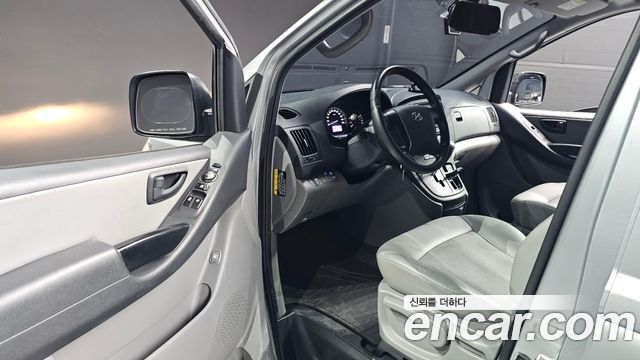 Hyundai Grand Starex Van 5-Seater Smart 2021 — фото 12