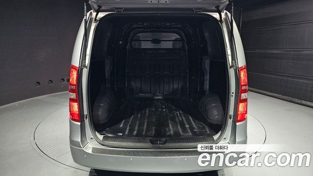 Hyundai Grand Starex Van 5-Seater Smart 2021 — фото 20