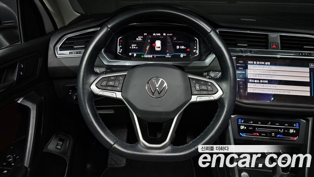 Volkswagen Tiguan Allspace 2.0 TSI Prestige 2023 — фото 14