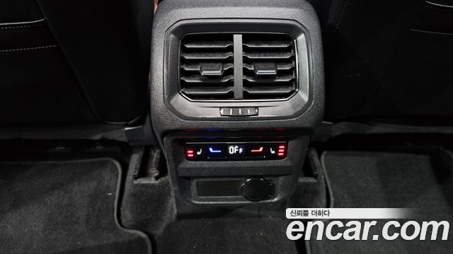 Volkswagen Tiguan Allspace 2.0 TSI Prestige 2023 — фото 19
