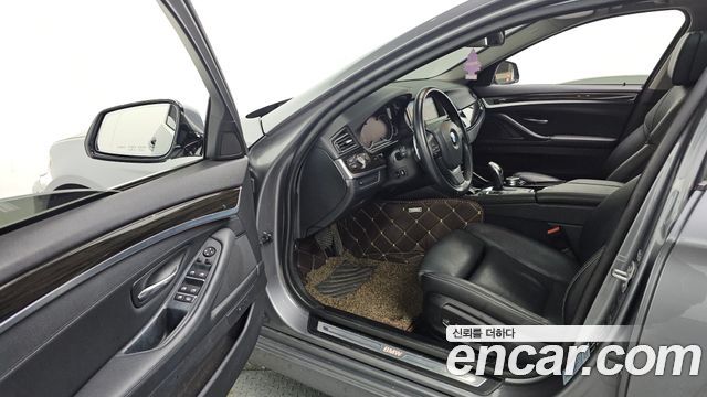BMW 5 Series (F10) 528i xDrive Luxury Plus 2016 — фото 10