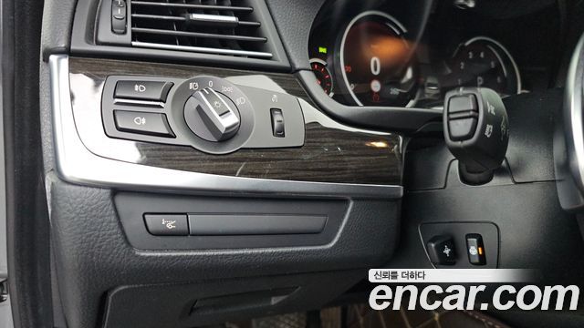 BMW 5 Series (F10) 528i xDrive Luxury Plus 2016 — фото 16