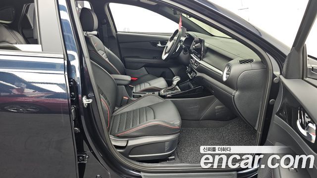 Kia K3 (II) 1.6 Turbo GT 5Door Signature 2024 — фото 15
