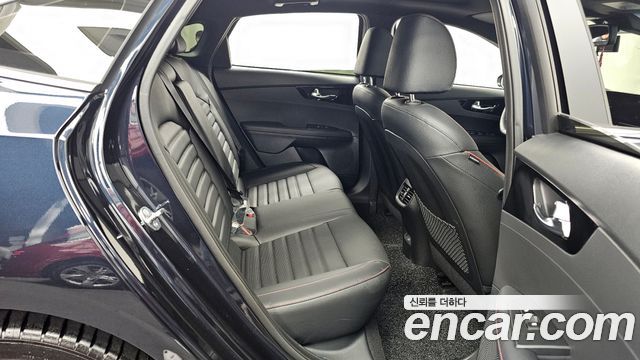 Kia K3 (II) 1.6 Turbo GT 5Door Signature 2024 — фото 16