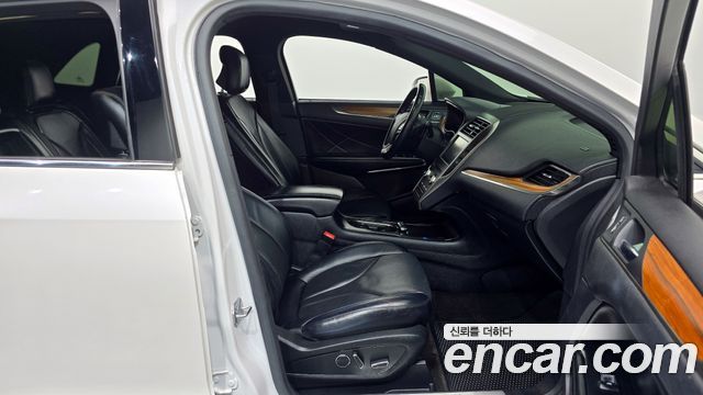 Lincoln MKC 2.0 AWD 2015 — фото 11