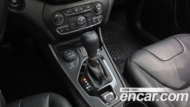 Jeep Cherokee (KL) 2.4 Limited AWD 2021 — фото 9