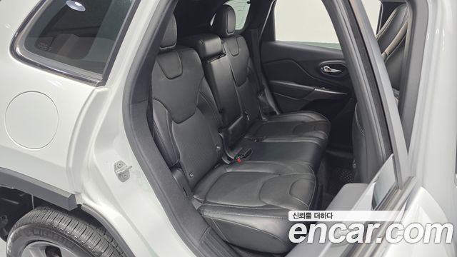 Jeep Cherokee (KL) 2.4 Limited AWD 2021 — фото 12