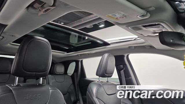 Jeep Cherokee (KL) 2.4 Limited AWD 2021 — фото 18