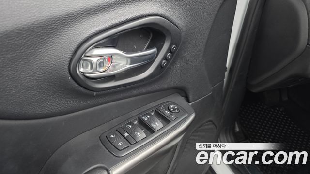 Jeep Cherokee (KL) 2.4 Limited AWD 2021 — фото 19