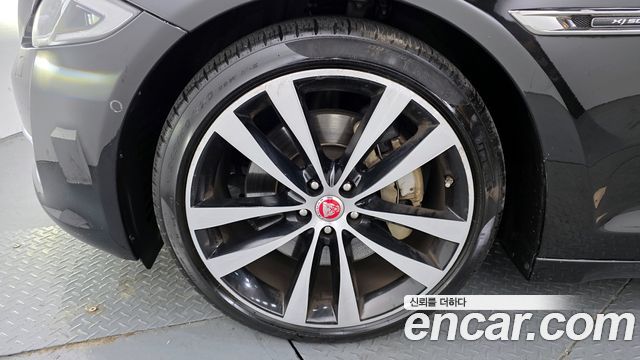 Jaguar XJ 3.0D XJ50 LWB X351 2019 — фото 5