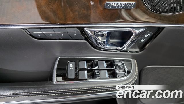 Jaguar XJ 3.0D XJ50 LWB X351 2019 — фото 14