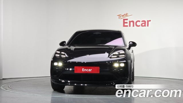 Porsche Macan EV Turbo 2025 — фото 3
