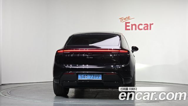 Porsche Macan EV Turbo 2025 — фото 4