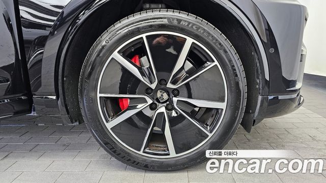 Porsche Macan EV Turbo 2025 — фото 5