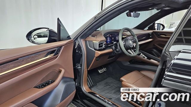 Porsche Macan EV Turbo 2025 — фото 10
