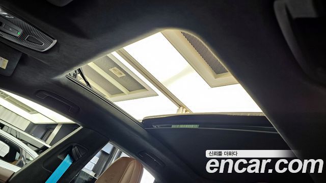 Porsche Macan EV Turbo 2025 — фото 19