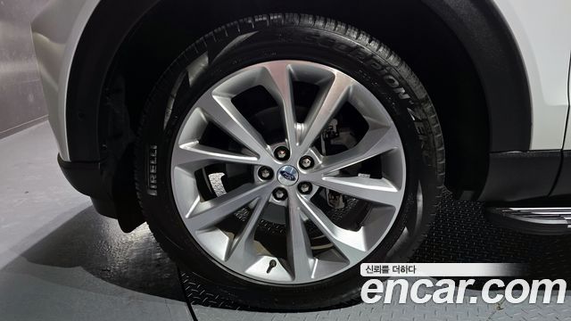 Ford Explorer (VI) 3.0 Platinum 4WD 2023 — фото 5
