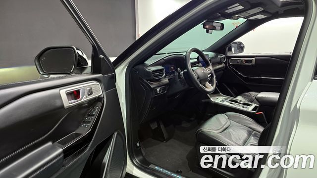 Ford Explorer (VI) 3.0 Platinum 4WD 2023 — фото 11