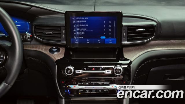 Ford Explorer (VI) 3.0 Platinum 4WD 2023 — фото 18