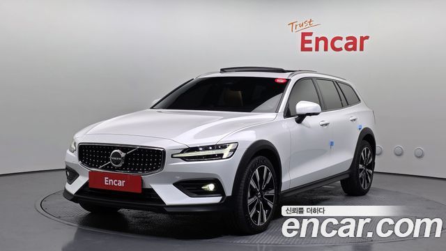 Volvo V60 Cross Country (II) B5 Ultimate AWD