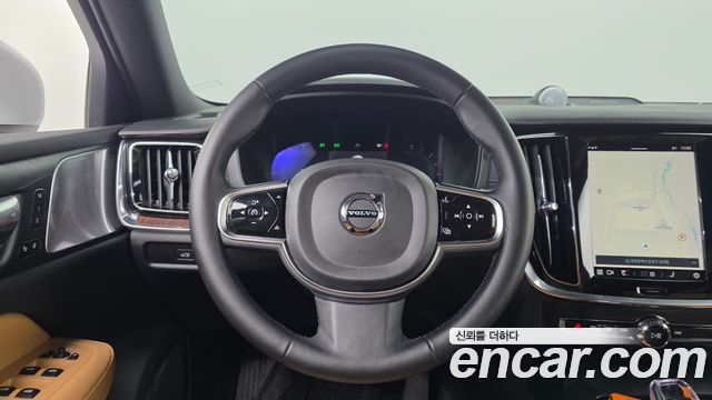 Volvo V60 Cross Country (II) B5 Ultimate AWD 2023 — фото 13