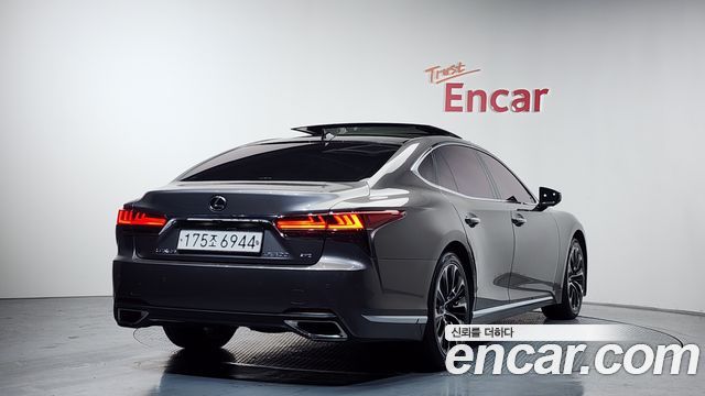 Lexus LS500 (V) 3.5 Luxury AWD 2022 — фото 2