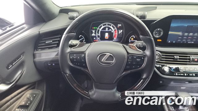 Lexus LS500 (V) 3.5 Luxury AWD 2022 — фото 13