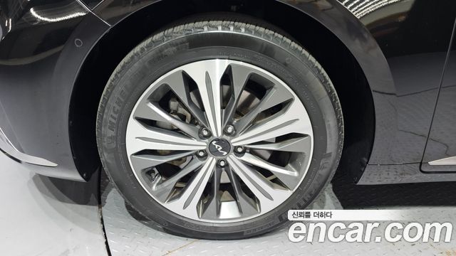 Kia K8 2.5 Gasoline 2WD Signature 2023 — фото 5