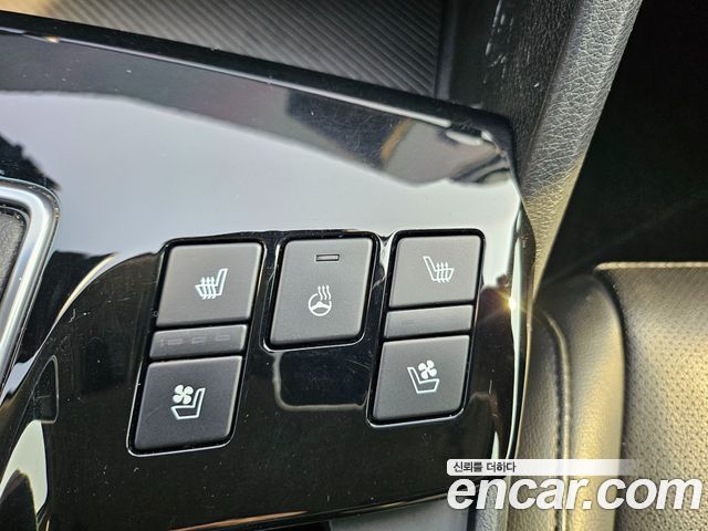 Kia Sportage (V) Diesel 2.0 2WD Prestige 2023 — фото 18