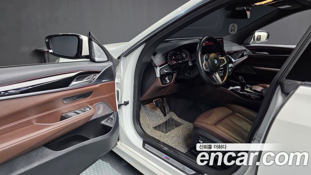 BMW 6 Series GT (G32) 640i xDrive M Sport 2022 — фото 10