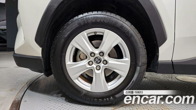 Toyota RAV4 (V) 2.5 2WD 2019 — фото 5