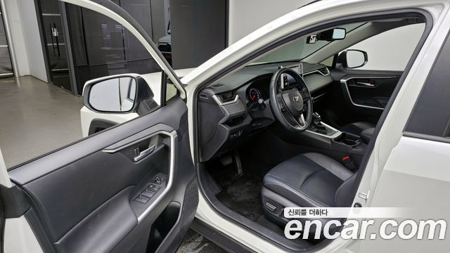 Toyota RAV4 (V) 2.5 2WD 2019 — фото 10