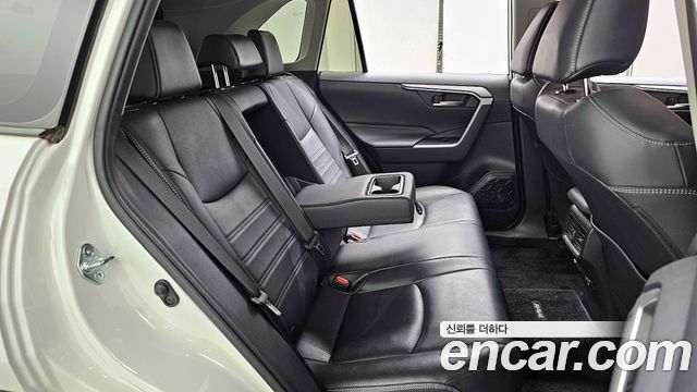 Toyota RAV4 (V) 2.5 2WD 2019 — фото 16