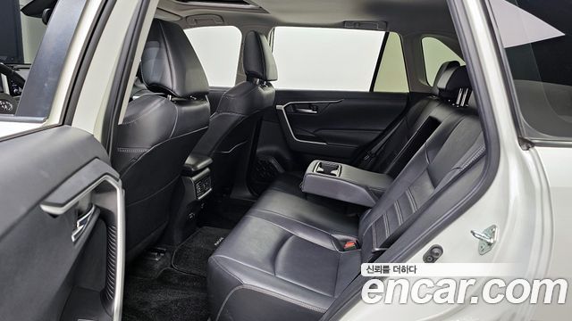 Toyota RAV4 (V) 2.5 2WD 2019 — фото 17