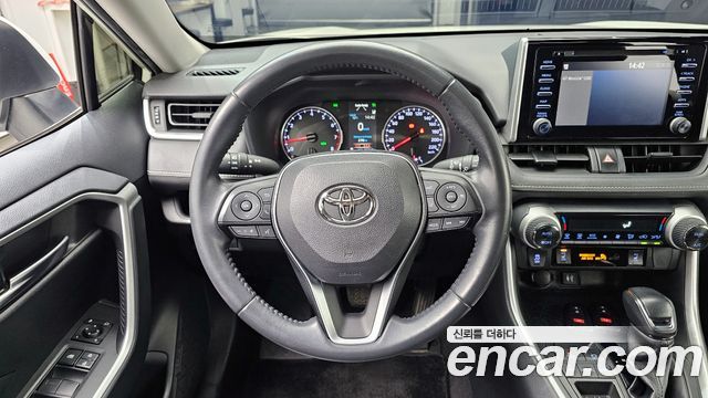 Toyota RAV4 (V) 2.5 2WD 2019 — фото 18