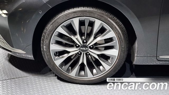 Kia K8 2.5 Gasoline 2WD Noblesse 2022 — фото 5