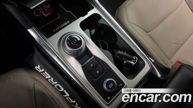 Ford Explorer (VI) 3.3 Hybrid 2022 — фото 9