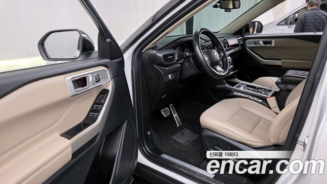 Ford Explorer (VI) 3.3 Hybrid 2022 — фото 10