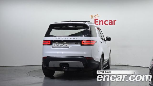 Land Rover Discovery 5 3.0 TD6 HSE Luxury 2017 — фото 4