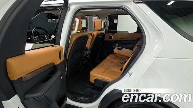 Land Rover Discovery 5 3.0 TD6 HSE Luxury 2017 — фото 11