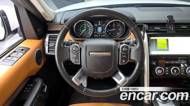 Land Rover Discovery 5 3.0 TD6 HSE Luxury 2017 — фото 13