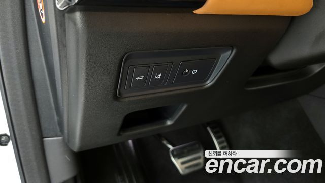 Land Rover Discovery 5 3.0 TD6 HSE Luxury 2017 — фото 14
